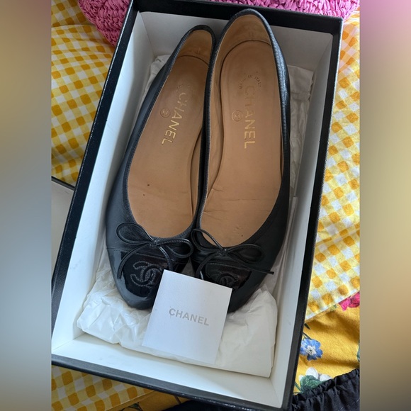 Chanel Lambskin/Patent Leather Black Ballet Flats - Picture 1 of 13